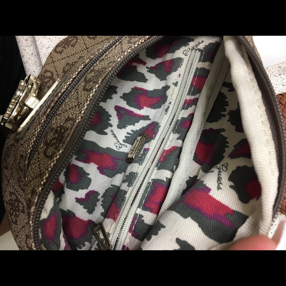 Vintage Guess Brown monogram Bum Bag Fanny pack & Lock Sport waist bag crossbody - Picture 3 of 3